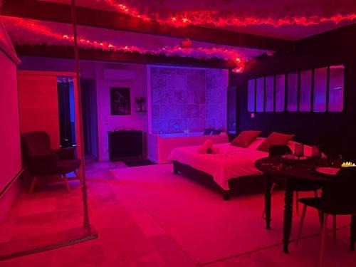 Villemur-sur-Tarn Villa | Love Room romantique - Jacuzzi et Sauna intimes