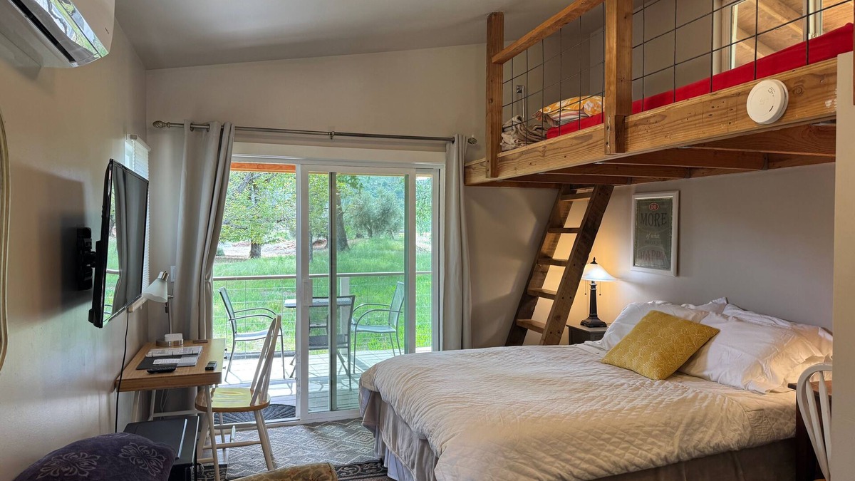 Middletown House | Love Shack private retreat