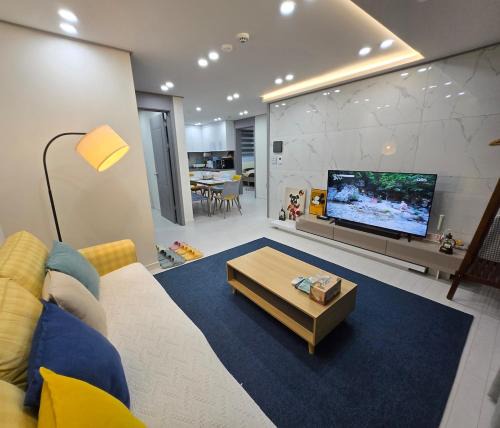 Sinwol-dong House | Love & Travel House