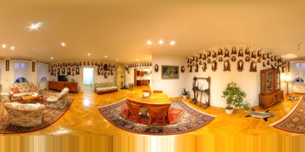 Frenstat pod Radhostem House | Lovecký Apartmán na náměstí ve Frenštátě pod Radhoštěm