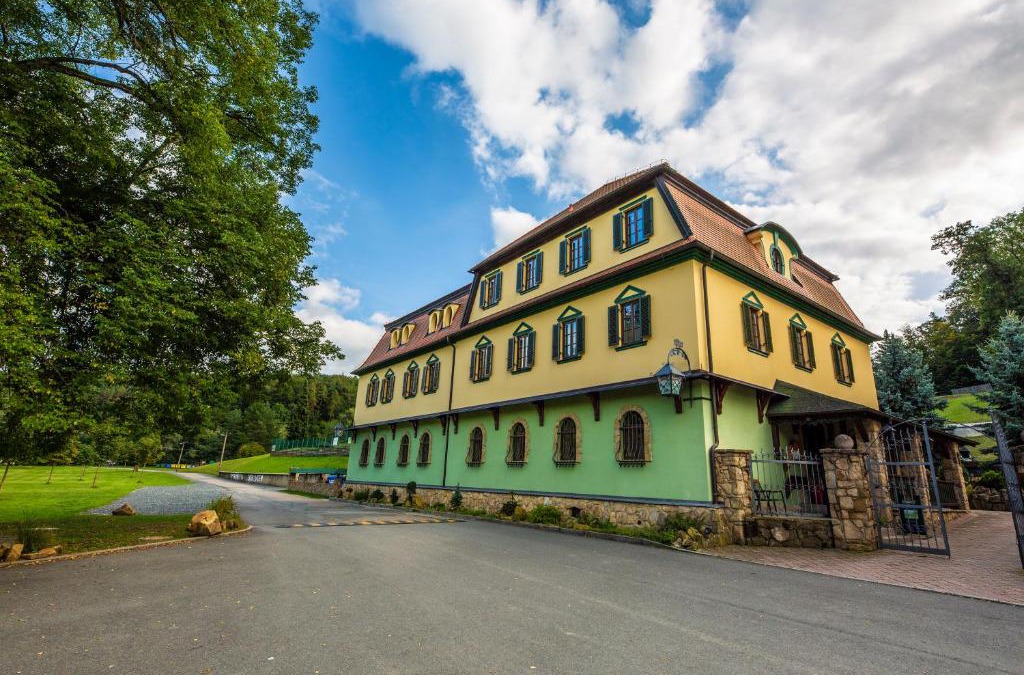 Buchlovice Hotel | Lovecký zámeček