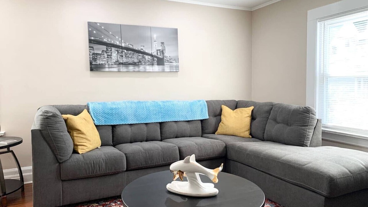 Montclair Apartment | Lovely 1 BD downtown 2F apt in quite neighborhood