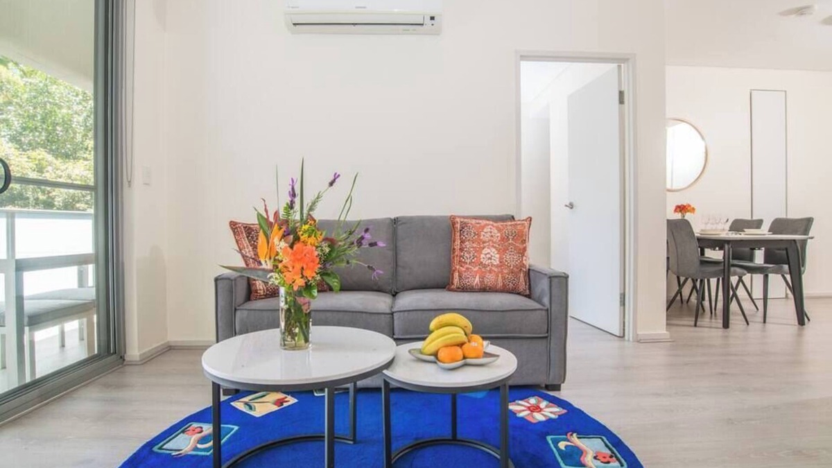 Turramurra Apartment | Lovely 1 bed apartment at Turrumurra with parking