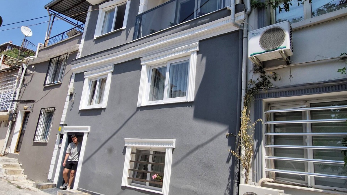 Konak Apartment | Lovely 1-bedroom apartment with AC in charming Izmir Konak