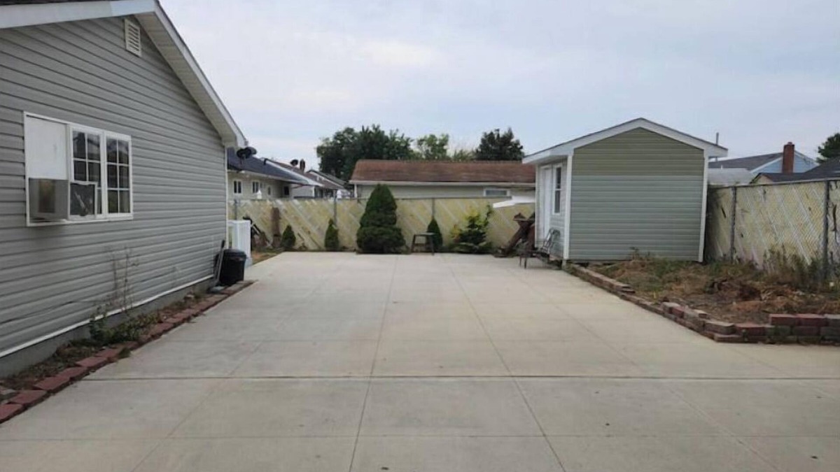 Copiague Apartment | Lovely 1-Bedroom Apt With King Bed, 55” Smart Tv.