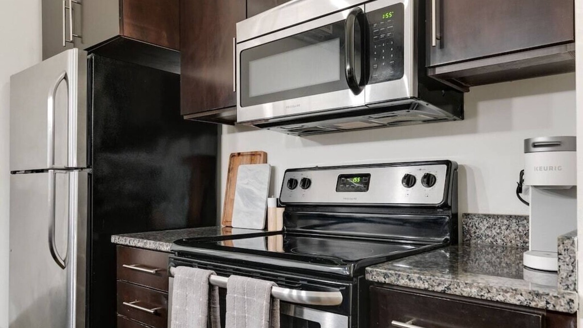 Monroe Ward Apartment | Lovely 1-Bedroom Loft with Free Parking and Wifi