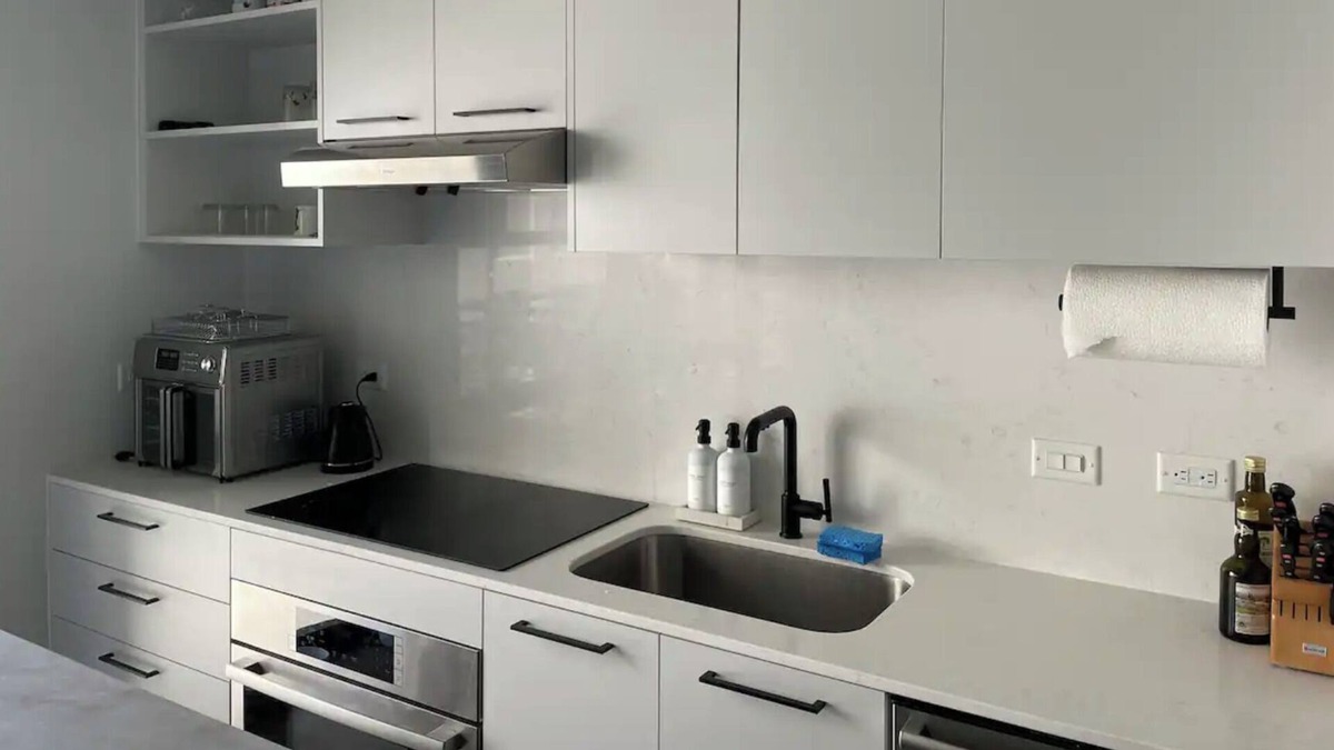 Eckington Apartment | Lovely 1 bedroom w/ balcony in the heart of NoMA