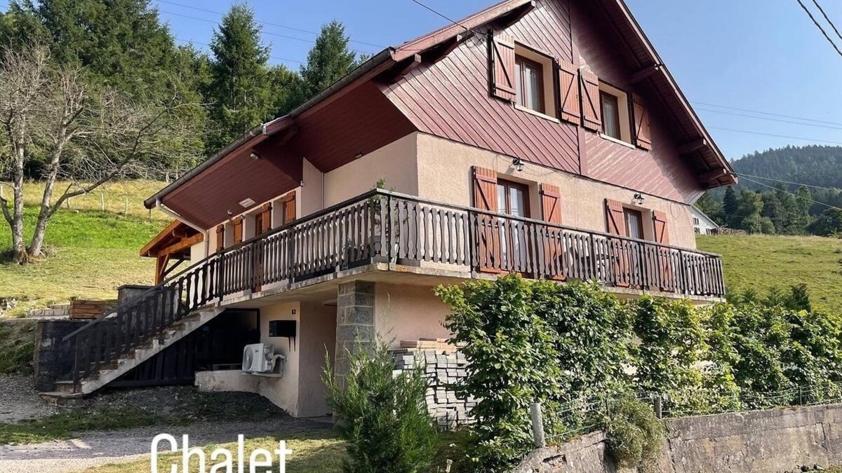 Bussang Ski Chalet | Lovely 120m2 Haute Vosges chalet in Bussang, close to shops and leisure facilities