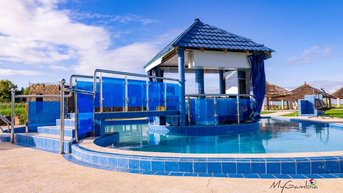 Bakau Villa | Lovely 13-bed Complex on Cape Point Beach, Bakau