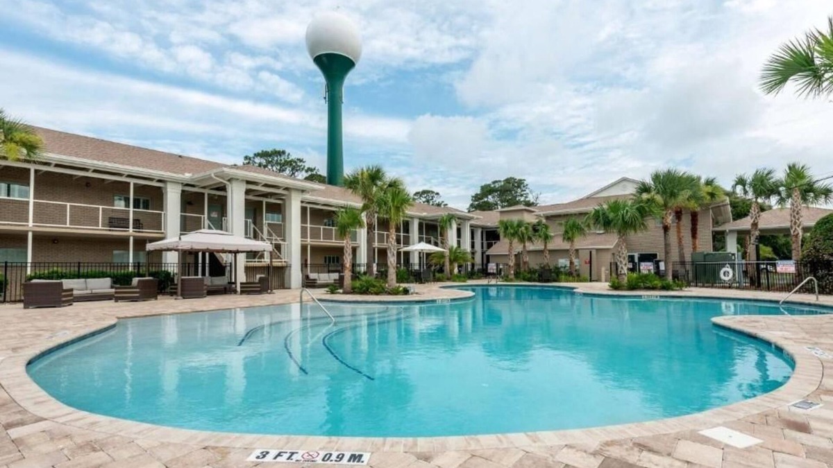 Jekyll Island Hotel | Lovely 1BR Suite at the Heart of Jekyll Island Adventures | Onsite Pool, Parking