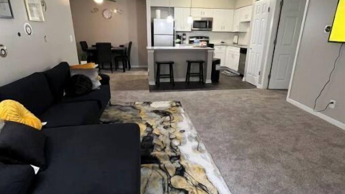 Naperville Apartment | Lovely 2-Bdrm unit with pool. Home away from home.