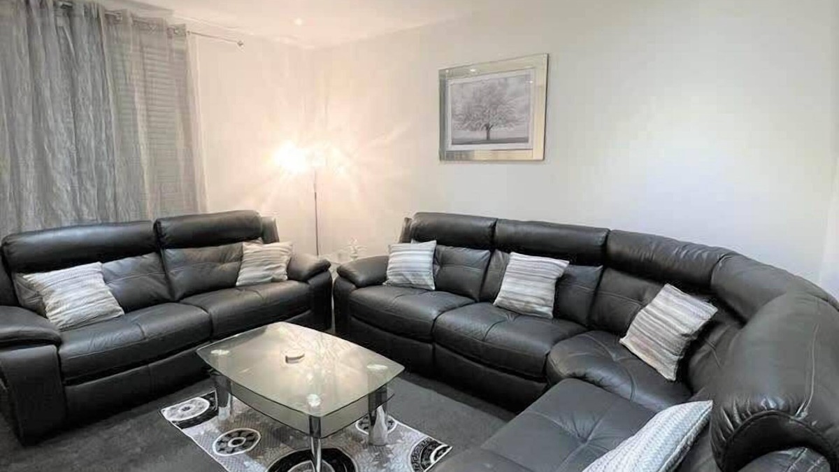 Hurlet Apartment | Lovely 2 Bed Apt close to Silverburn Mall
