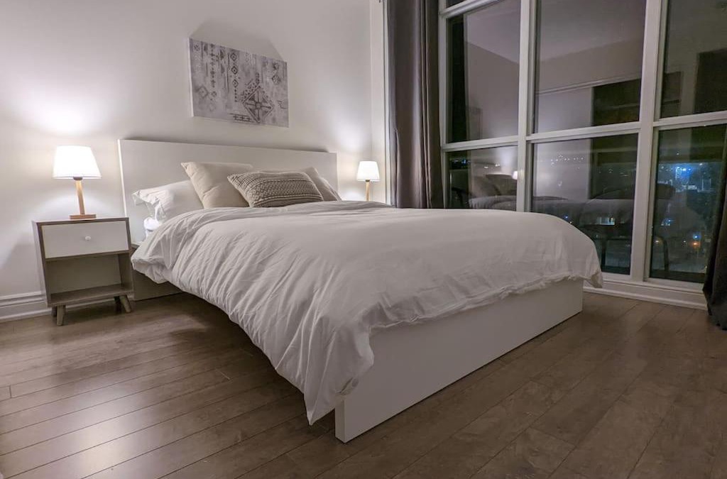 CityPlace Apartment | Lovely 2 Bed Condo in Downtown Toronto