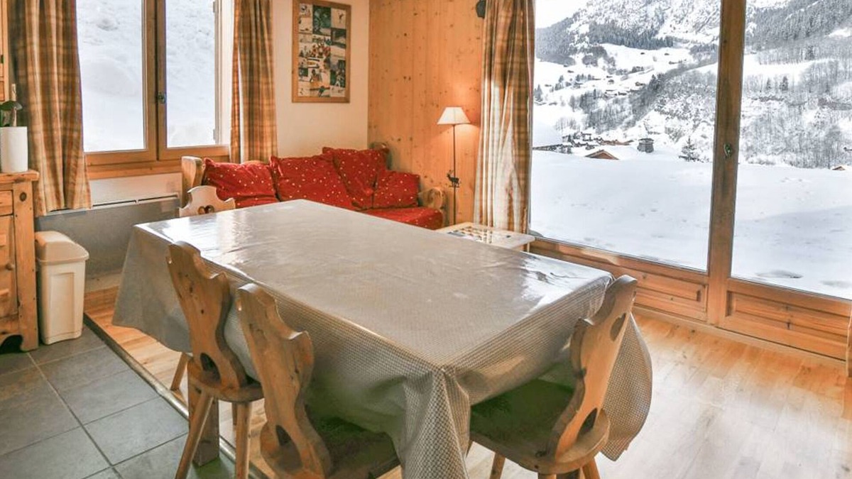 Le Chinaillon Apartment | Lovely 2-bedroom apartment, sunny terrace, close to slopes in Chinaillon