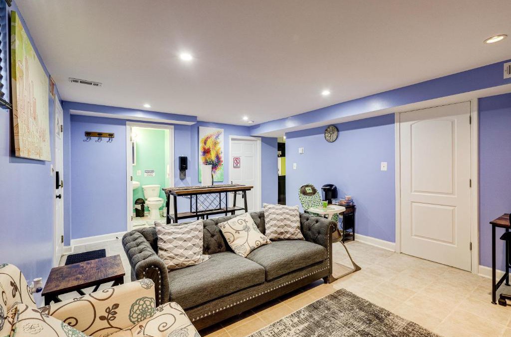 Seminary Hill Apartment | Lovely 2 Bedroom, 2 Bath Unit in West Alexandria.