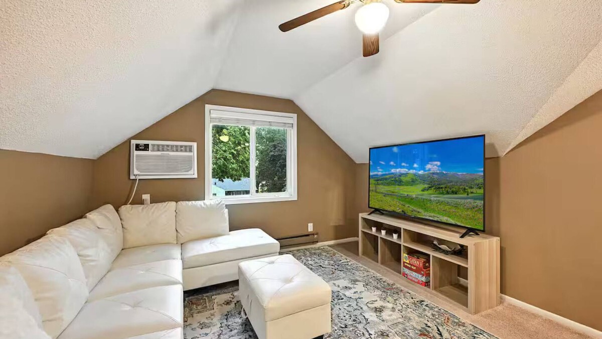 Maple Lake Apartment | Lovely 2-bedroom apartment with AC in Maple Lake