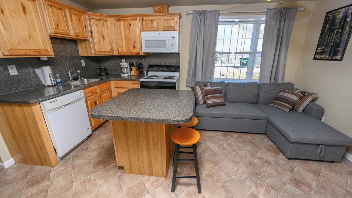 McHenry Apartment | Lovely 2-bedroom apartment in Accident, Close to Wisp and Deep Creek Lake