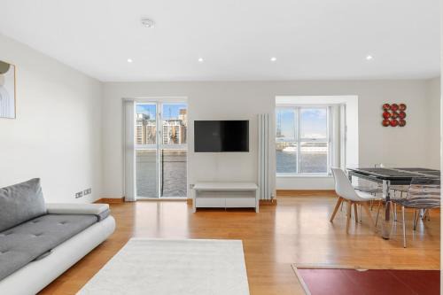 Docklands Apartment | Lovely 2 Bedroom Apartment 5 Min Walk from ExCel