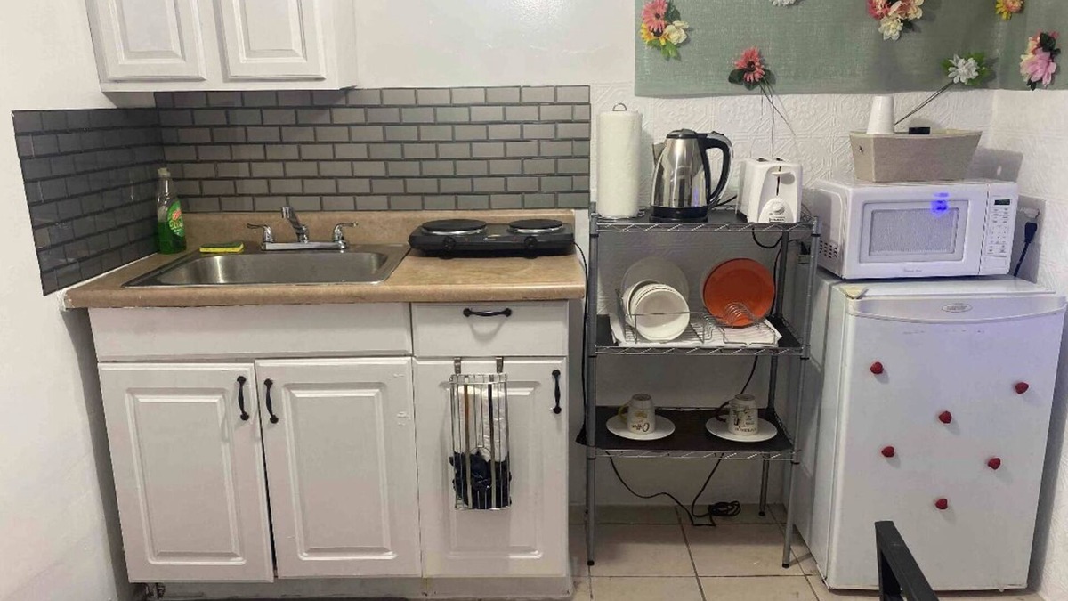 Belmont Apartment | Lovely 2-Bedroom Apt w/Mini Gym