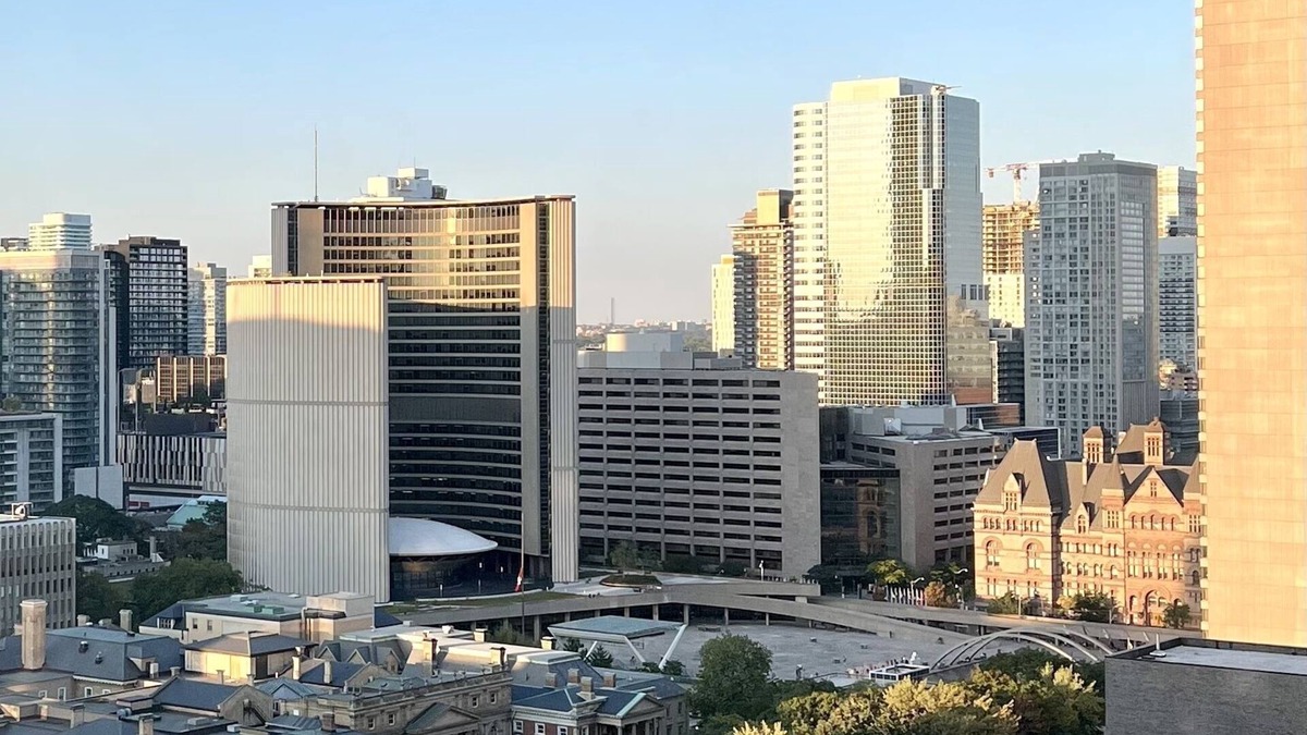 Downtown Toronto Condo | Lovely 2 Bedroom Condo in the Heart of Toronto