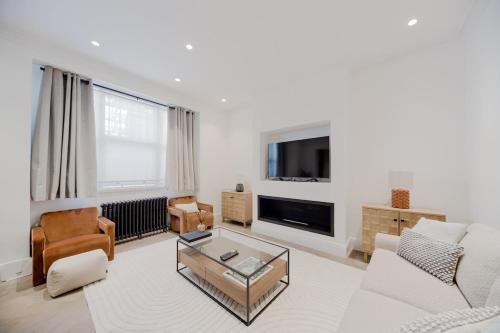 Queen's Gate Apartment | Lovely 2 Bedroom Flat in the Heart of Kensington