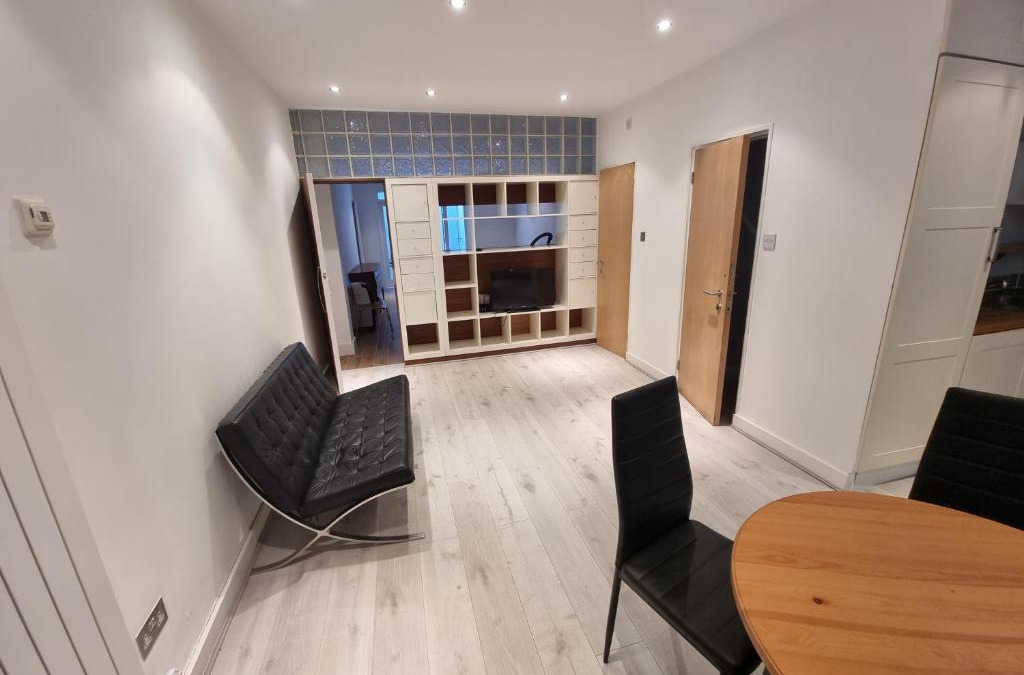 Town Apartment | Lovely 2 bedroom garden flat arranged on two floor