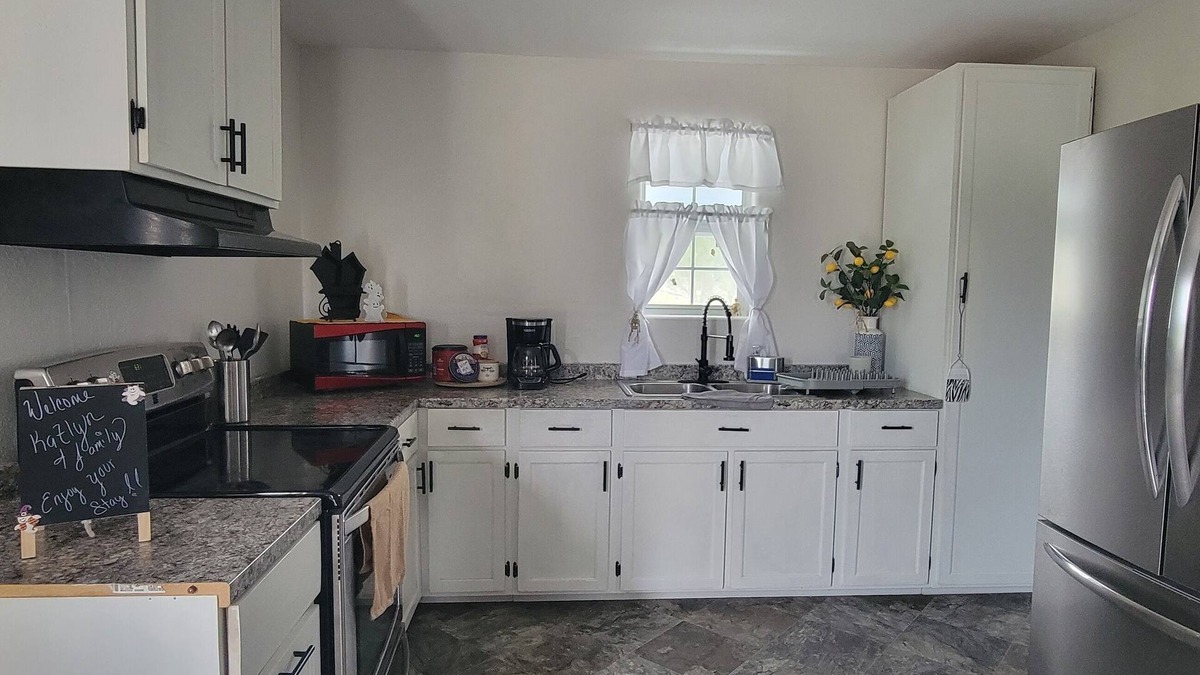 Weslaco House | Lovely 2-bedroom House to refuel, relax and replenish yourself.