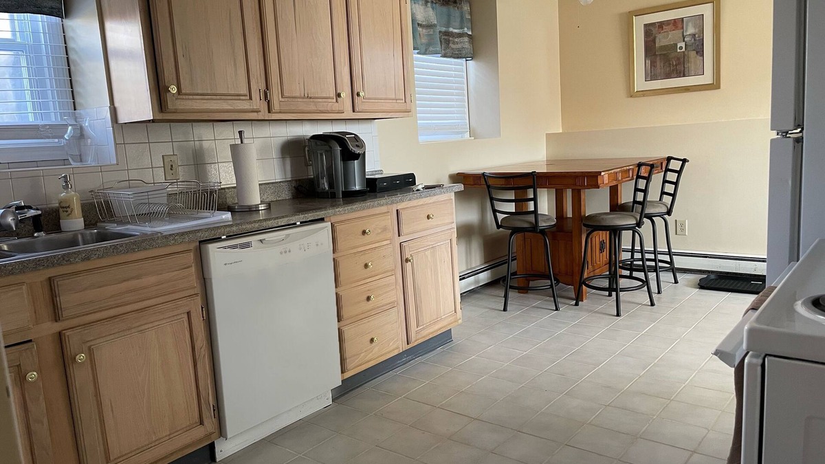 Cranston Apartment | Lovely 2-bedroom rental unit w/free parking