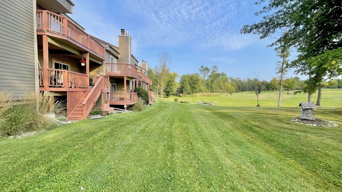 Hill City Villa | Lovely 2-bedroom villa on The Hills Golf Course