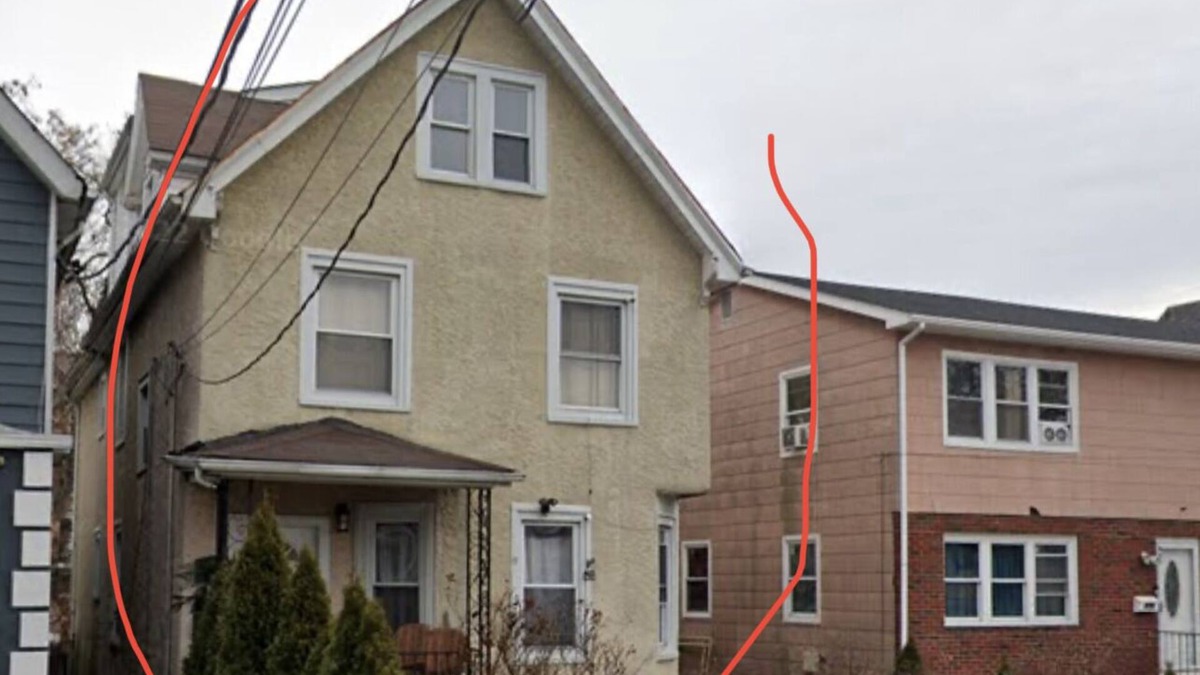 South Side Apartment | Lovely 2 Bedrooms Short term Rental Unit on a 2nd Floor