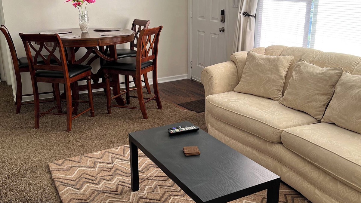 Erie House | Lovely 2-BR Apt Fully Furnished! Master long Suite