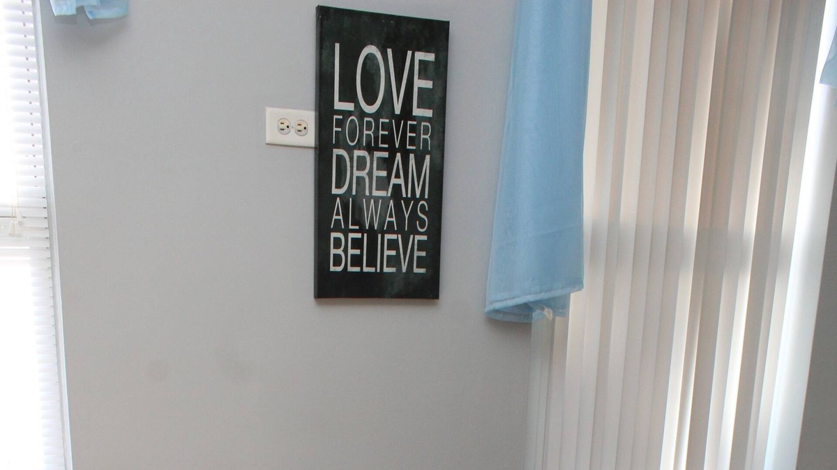Morgan Park Apartment | Lovely 2Bedroom spacious Boutique Suite in Beverly.