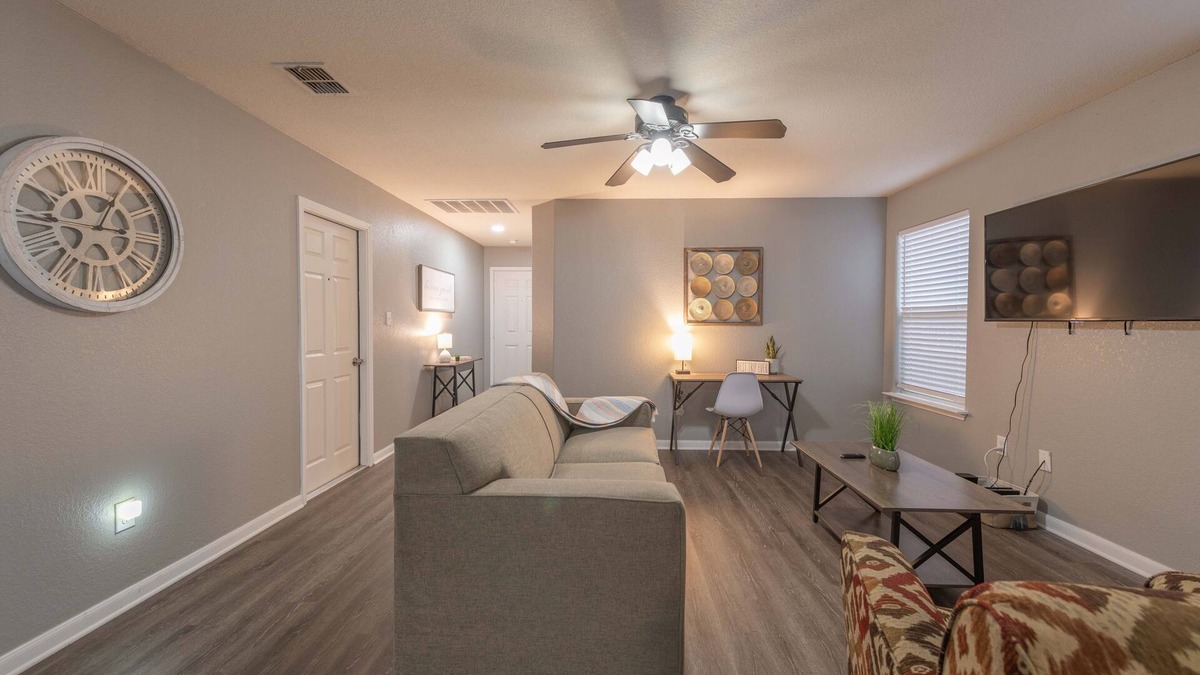 San Antonio House | Lovely 2BR/2BA gem close to Lackland AFB & Sea World