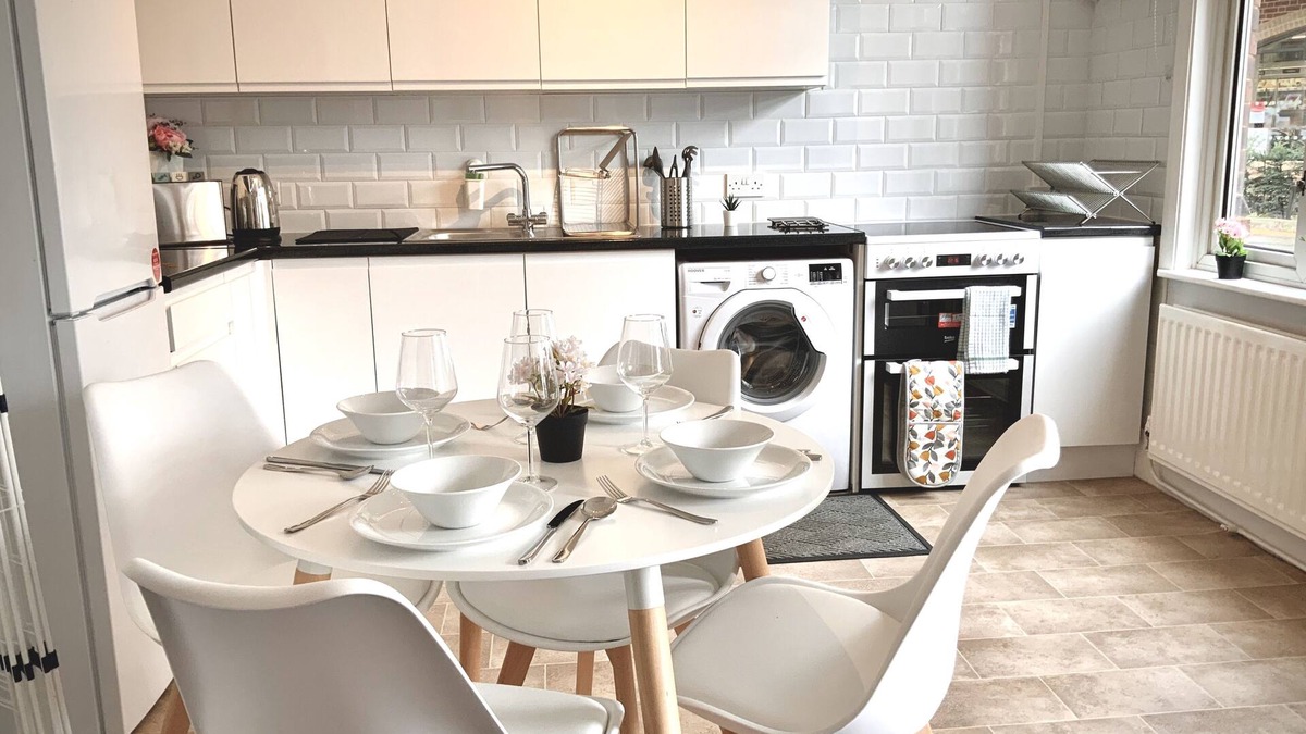 Stansted Cottage | Lovely 2BR Cottage in Stansted