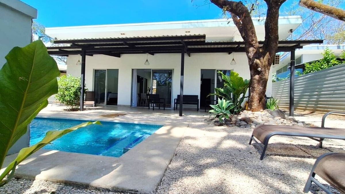 Paraiso House | Lovely 2BR w/Pool, Near Beaches