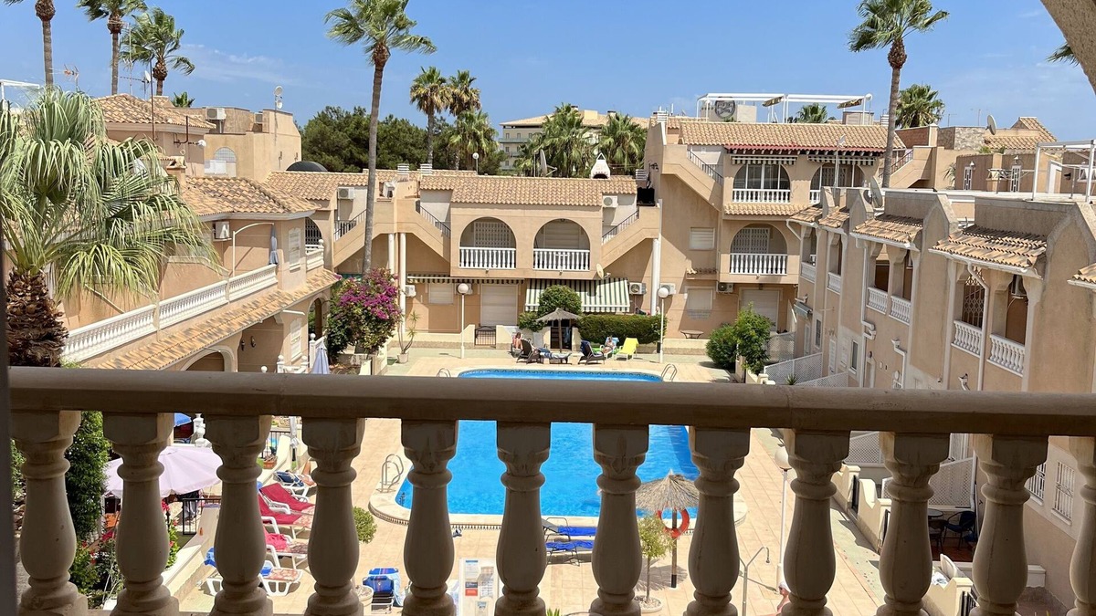 Los Alcazares Apartment | Lovely 3 Bed Duplex: 3 balconies, community pool, 5 min walk to the beach & bars