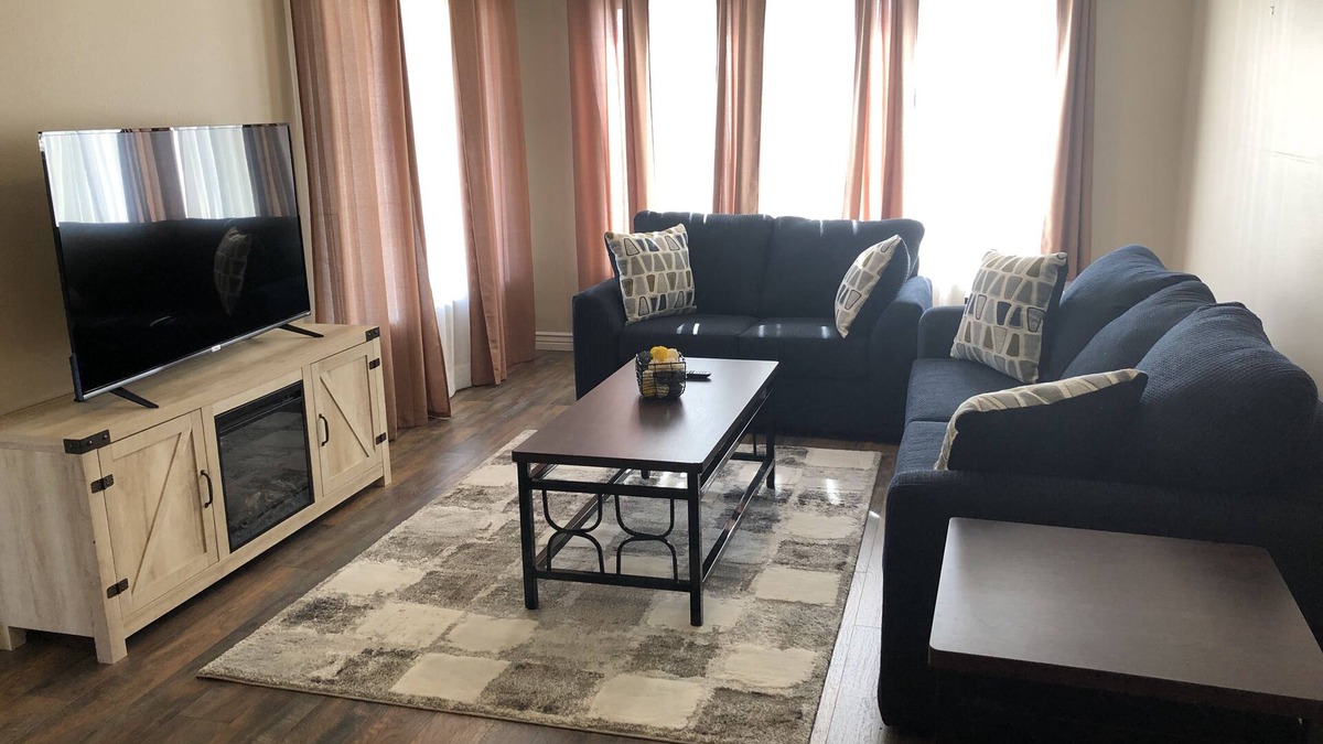 West Valley City House | Lovely 3 bedroom house with Ping Pong Table and Patio