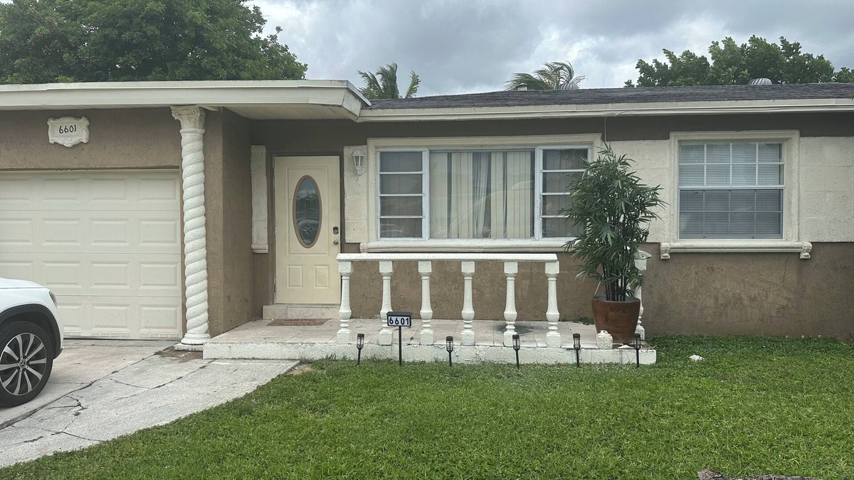 Miramar House | Lovely 3-bedroom/2.5ba house in Miramar