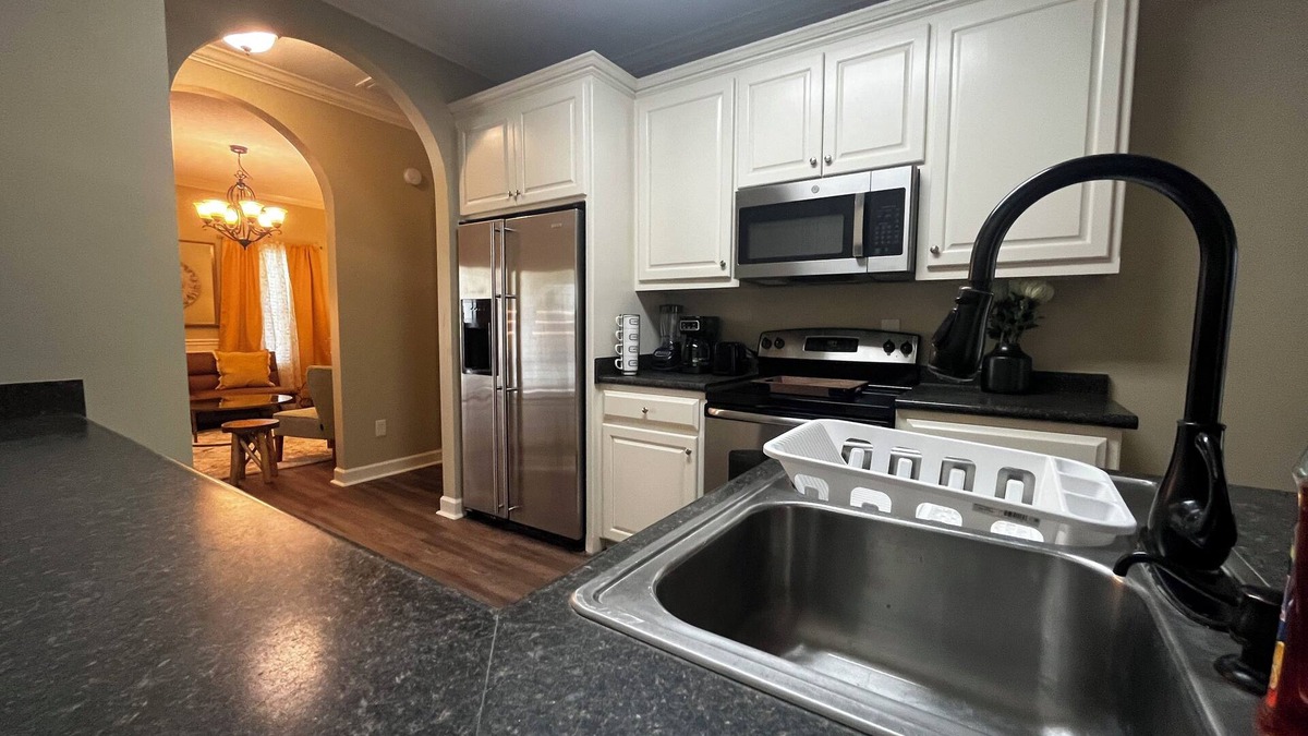 Lake Park House | Lovely 3 bedroom, 2 Bath Home in Lake Park near I-75!