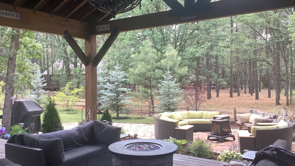 Pinetop Cabin | Lovely 3-bedroom cabin Pinetop Lakes golf course, covered deck, fire, Wi-Fi