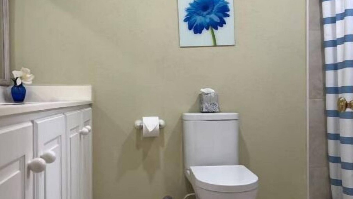 Hastings Condo | Lovely 3 Bedroom Condo with pool.