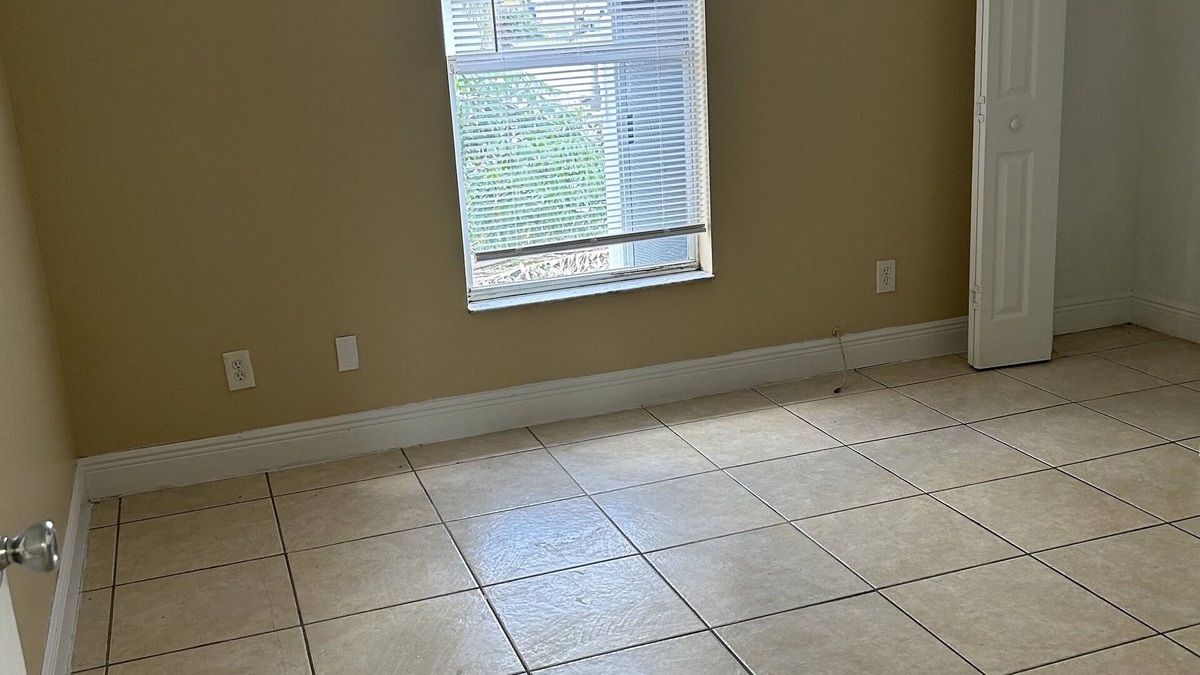 Westminister House | Lovely 3-bedroom house with garden in Lehigh Acres