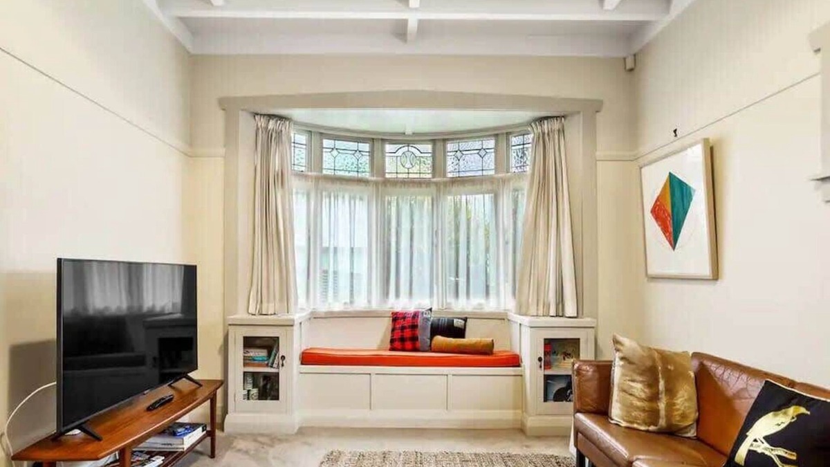 Grey Lynn House | Lovely 3-Bedroom Home with Free Parking