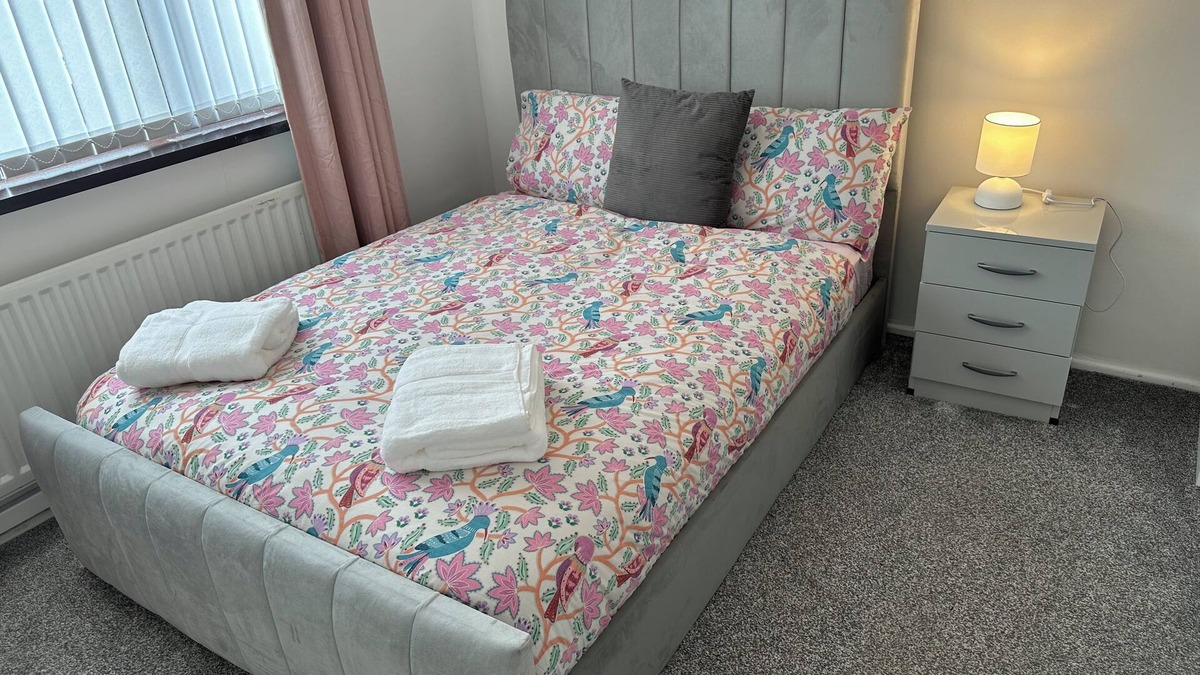 Peterlee House | Lovely 3 bedroom house close to city centre, 34, Gloucester place , Durham