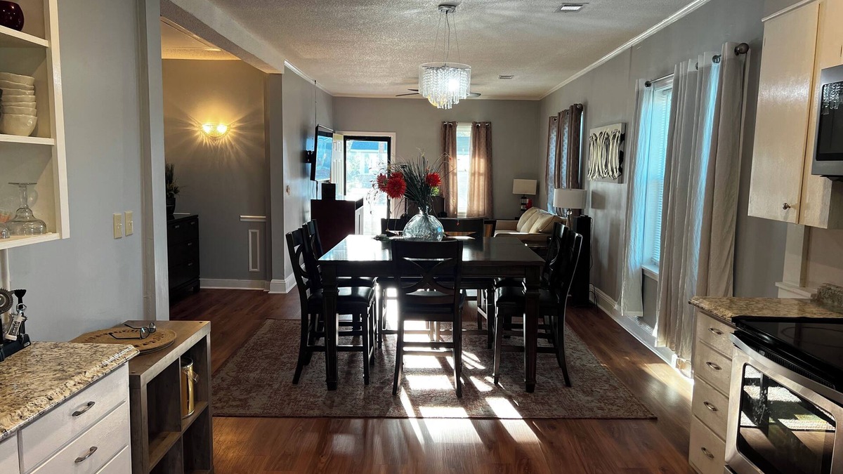 Wadley House | Lovely 3-bedroom house on Main Street Wadley