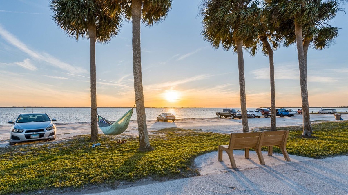 Palm Harbor House | Lovely 4/2 Palm Harbor Home Sleeps 8!, close to Clearwater Beach!