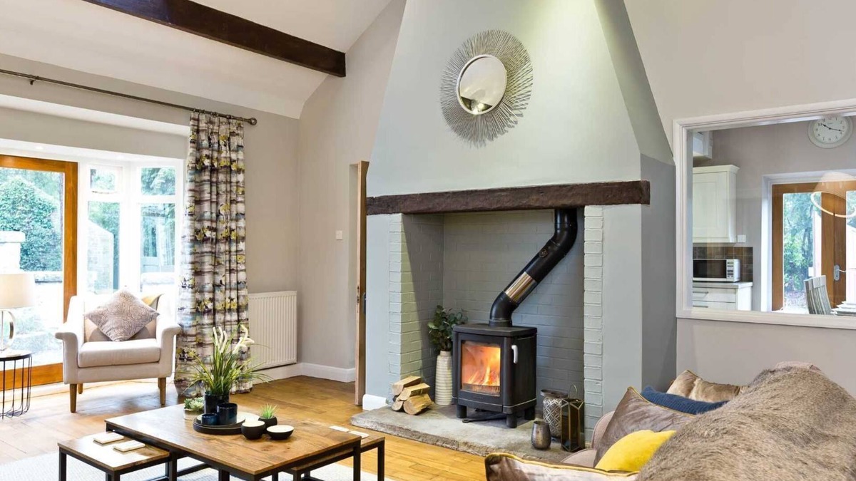 Great Longstone House | Lovely 4 bedroom Lodge located on the Monsal Trail, close to Bakewell & Chatsworth.