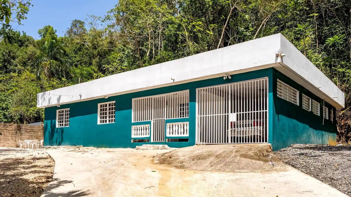 Vega Alta House | Lovely 4-bedroom house with WiFi and AC, A private Zen Zone near the Beach