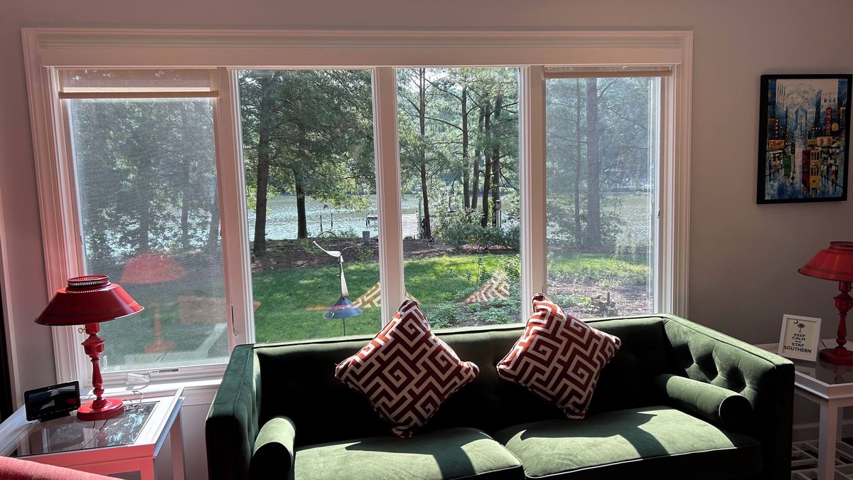 Mathews House | Lovely 4-bedroom house in Mathews on Stutts Creek with gourmet kitchen
