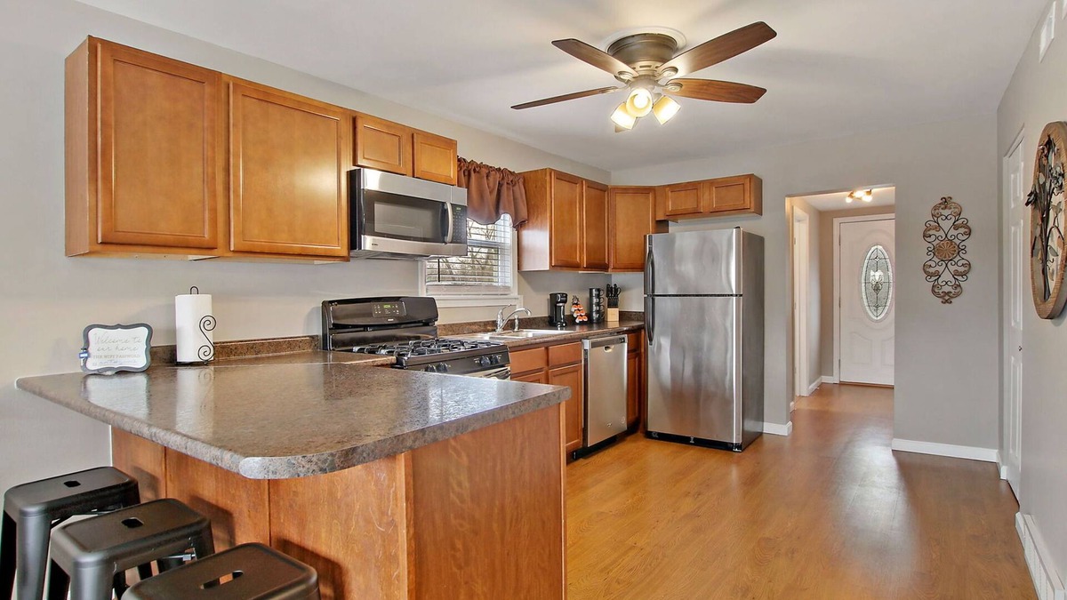 Antioch House | Lovely 4BR Lakeview House w/ Water Access